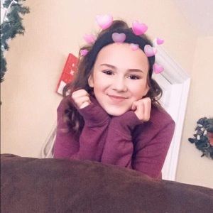 Meet your Posher, Alexis